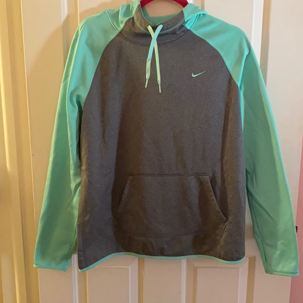 Nike Thermafit Women’s Hoodie